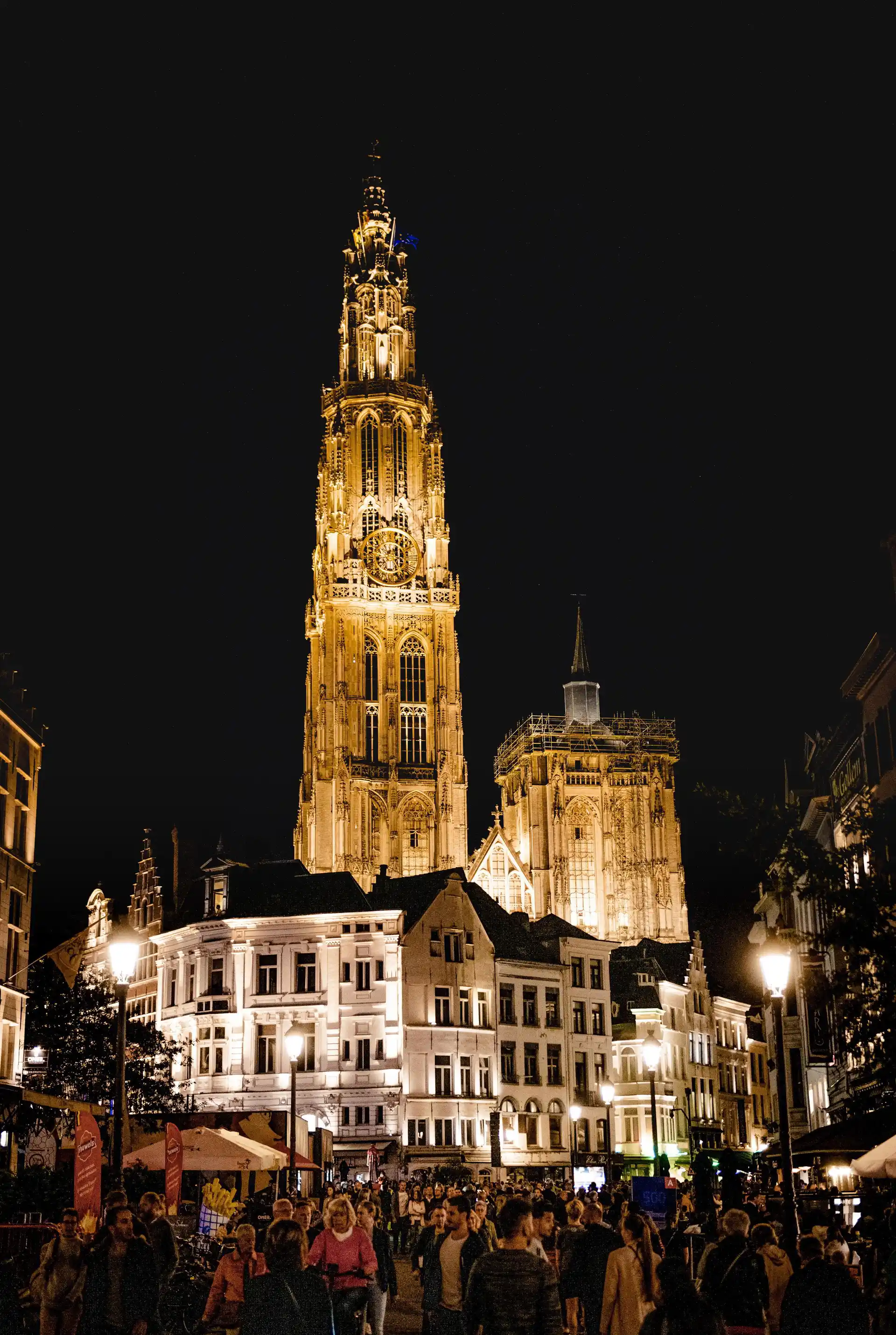 Bar crawl in iconic Antwerp bars image 1