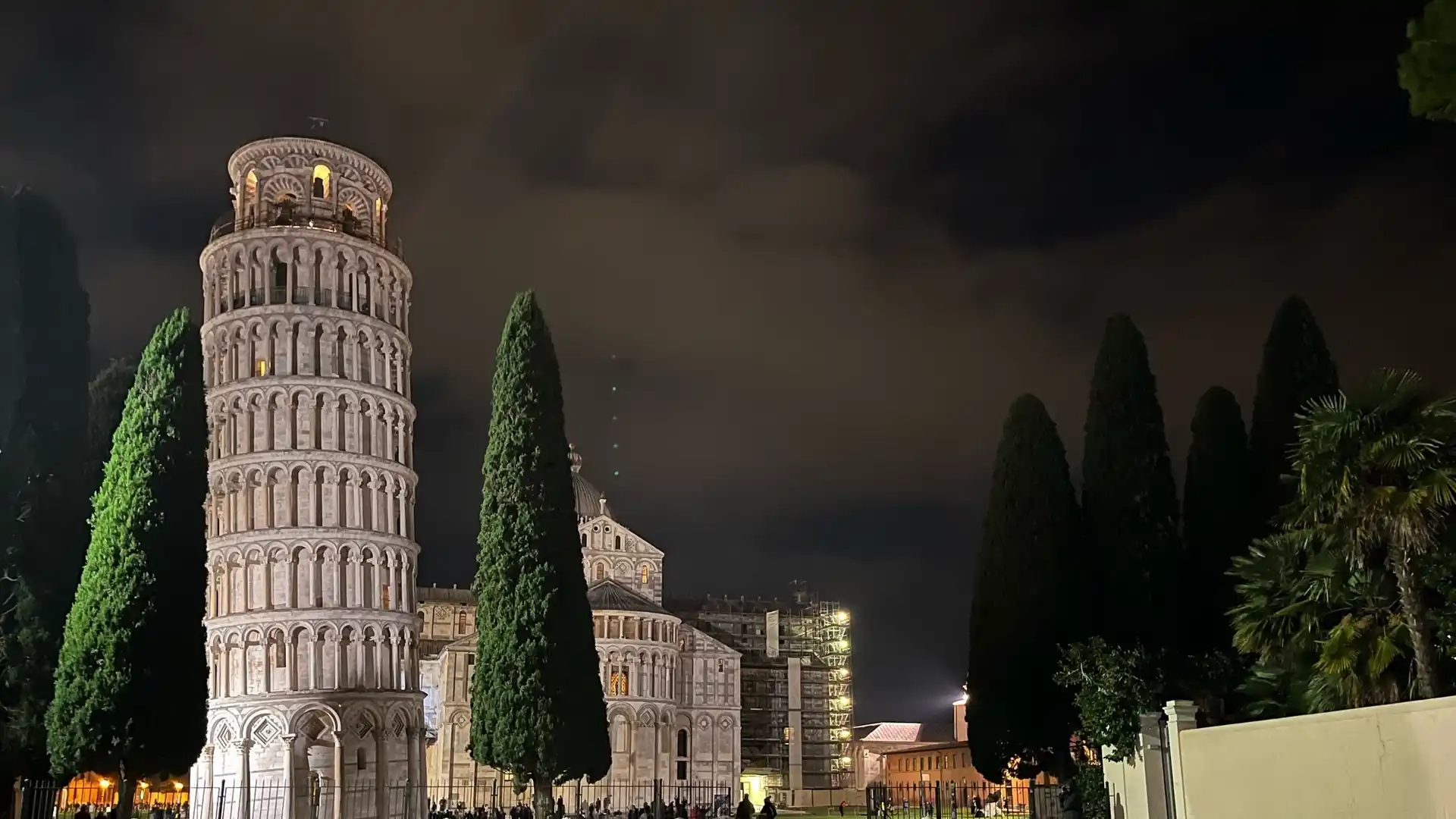 Romantic Walk in Pisa image 1