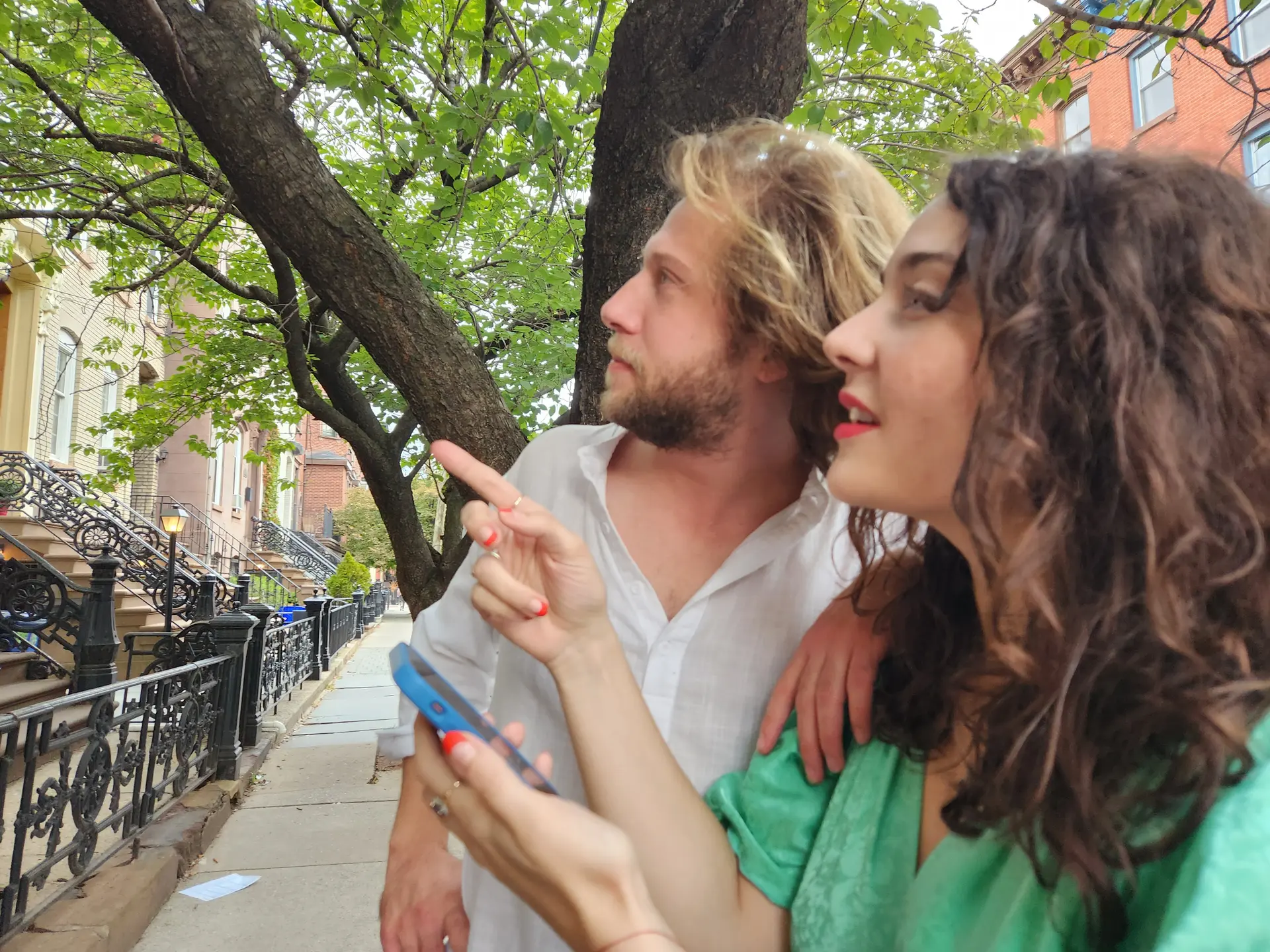 Central Park Highlights: Stolen Archives Hunt Walking Tour & Escape Game
