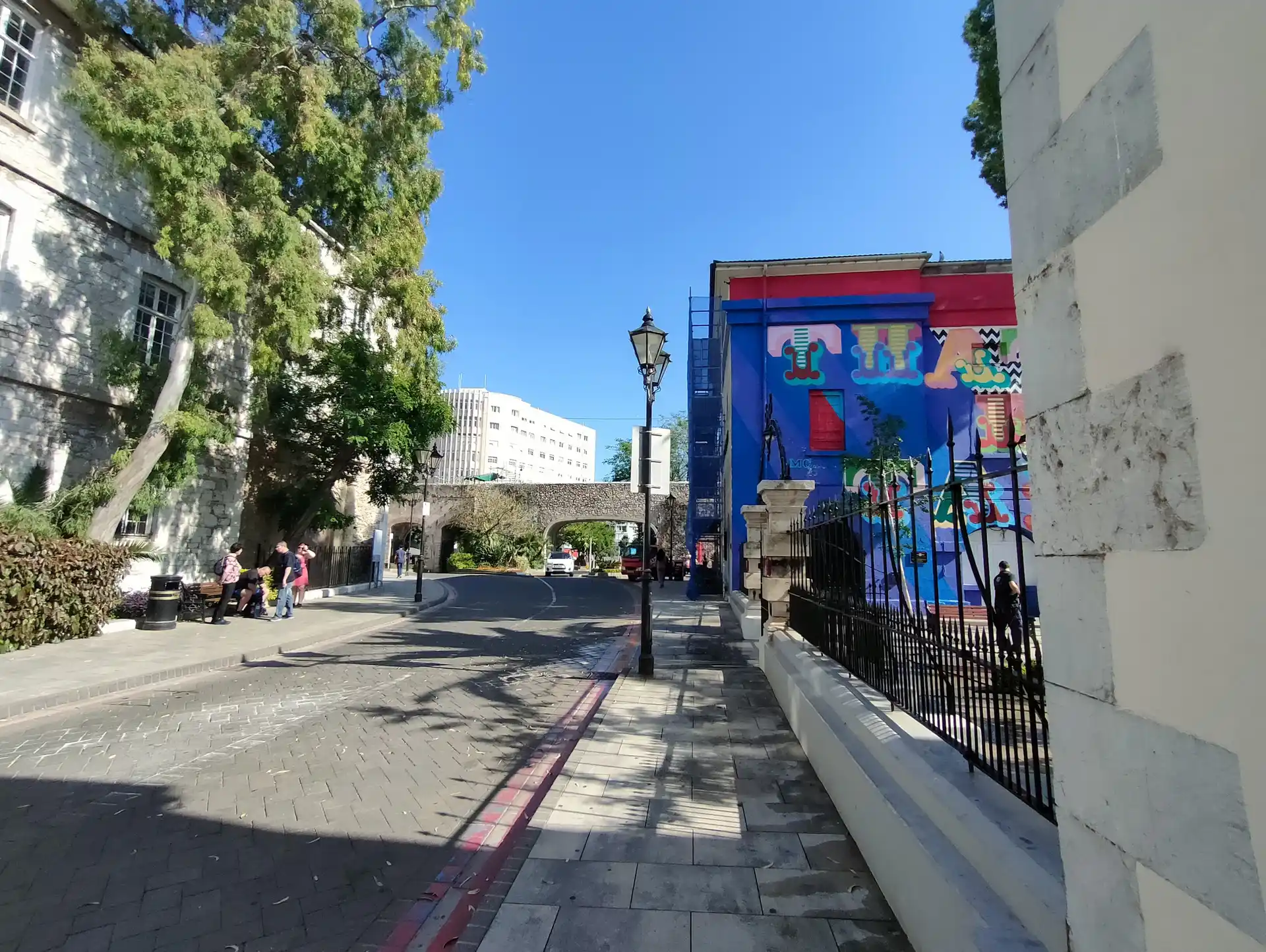 DESCUBRE EL CENTRO DE GIBRALTAR: UNA AVENTURA NARRATIVA image 1