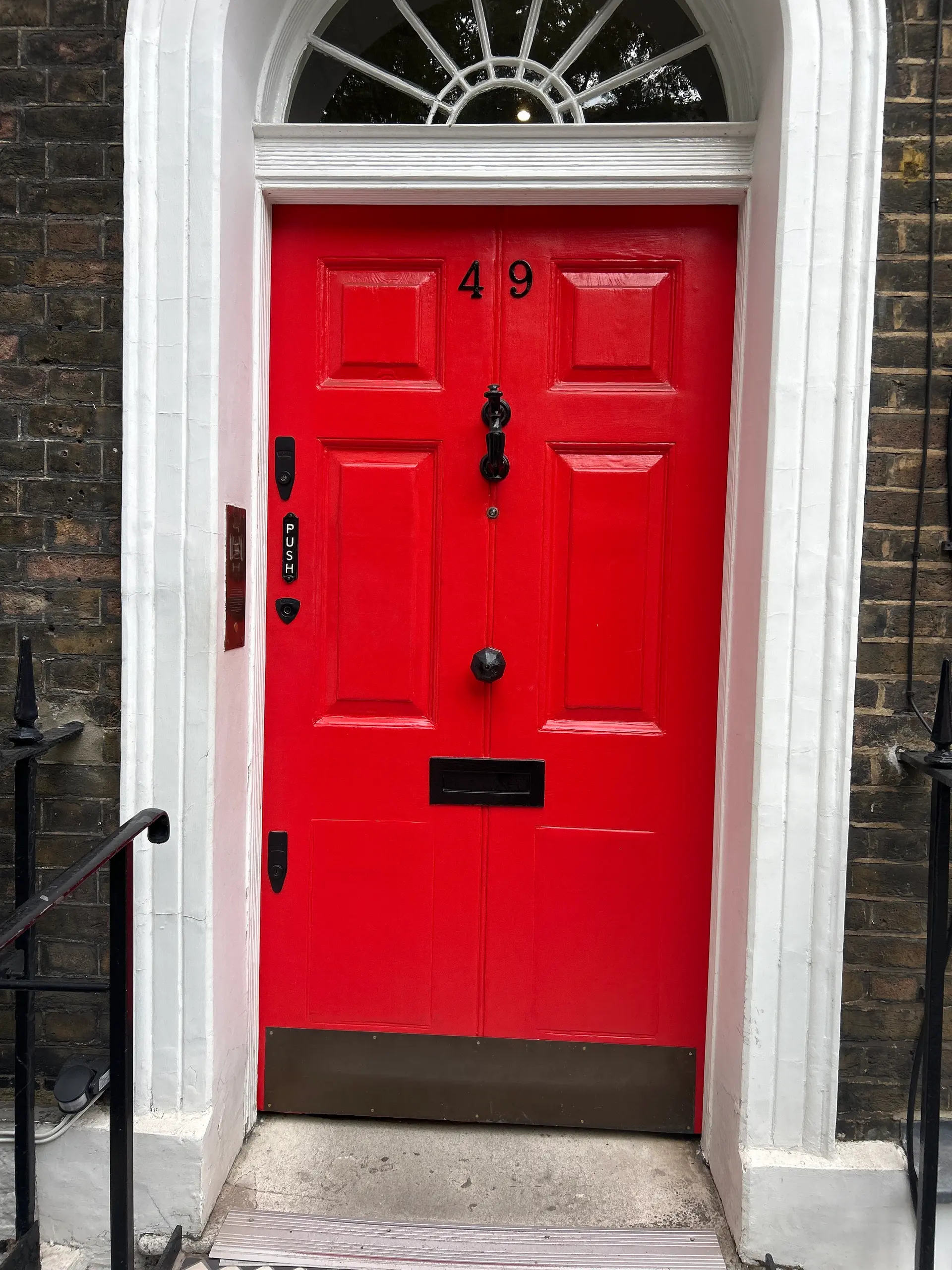 Player photo from Chasing Dickens: A Writer’s Journey Through London walking tour in London