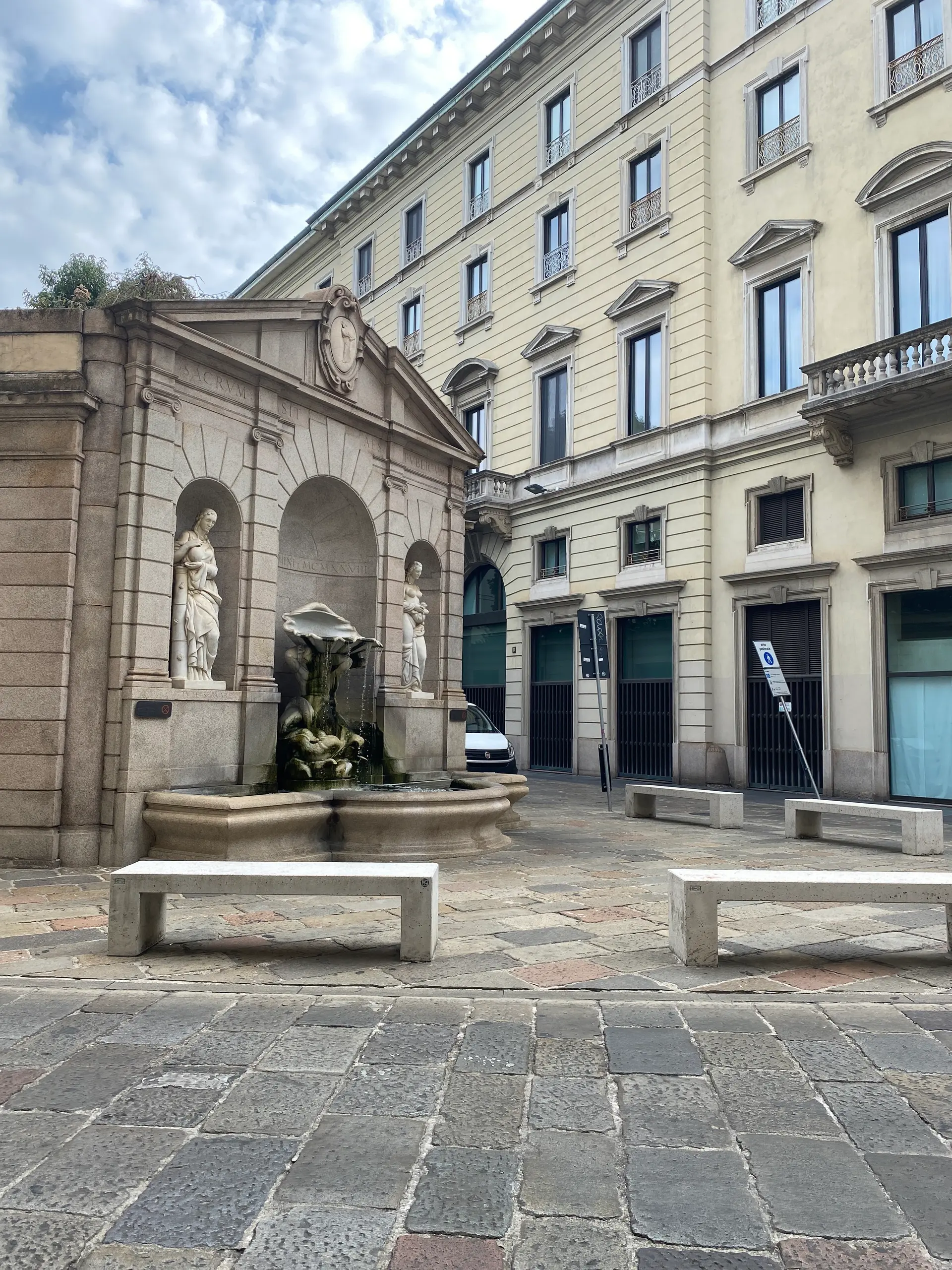 Player photo from Milan Mystery: A New Art Thief in Brera walking tour in Milan