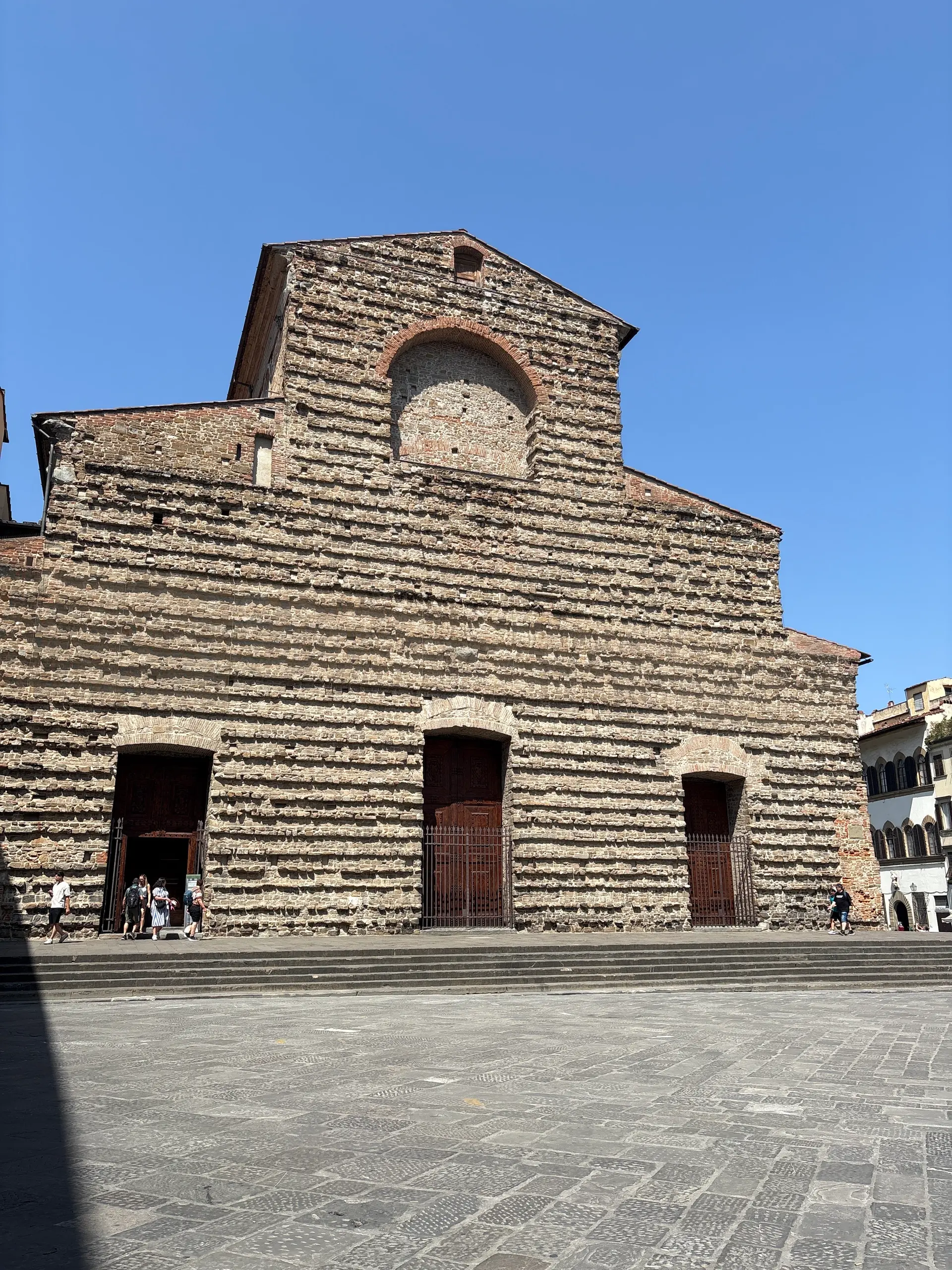 Player photo from The Medici Story. On the trail of a stolen painting around Florence walking tour in Florence