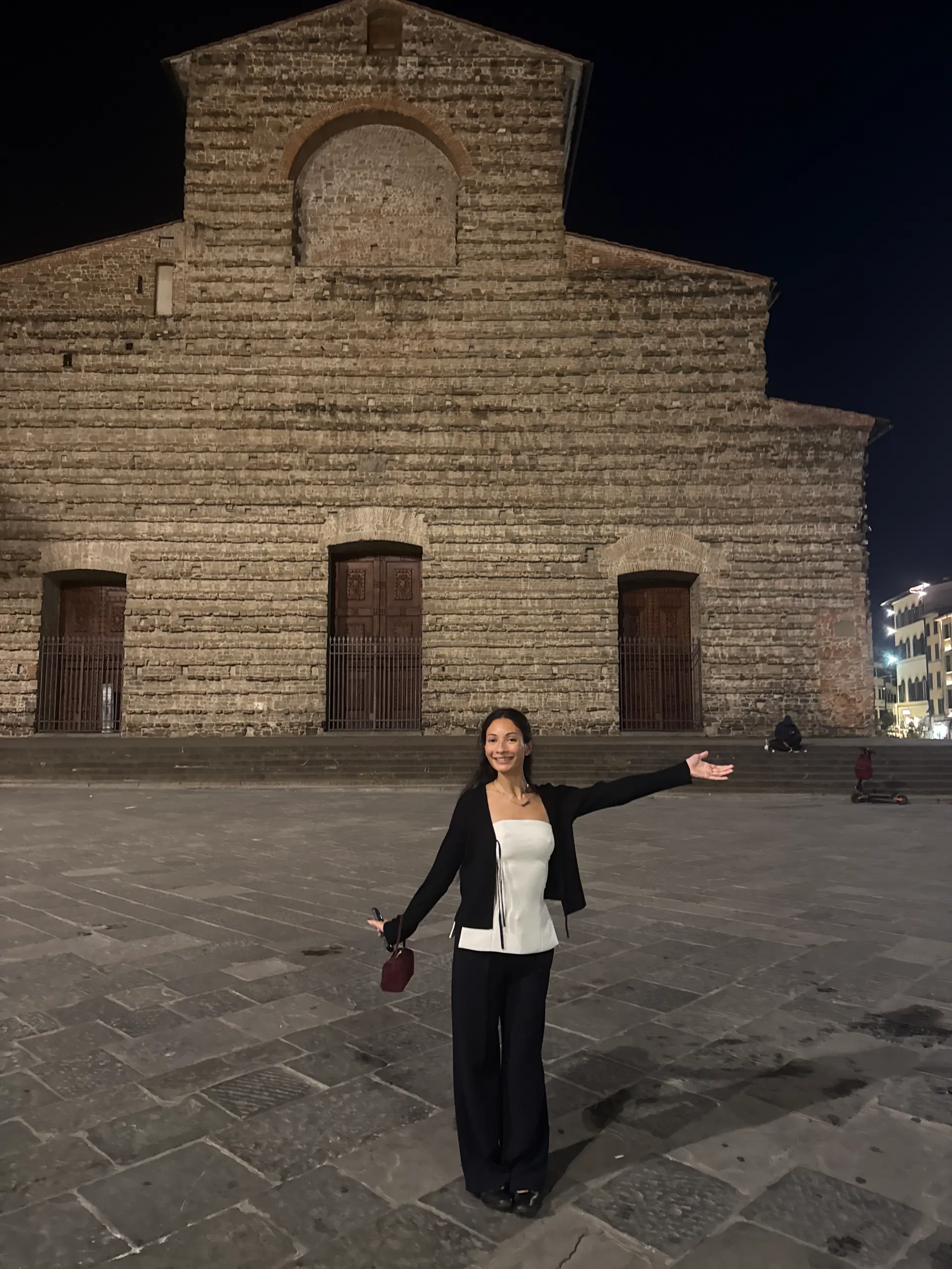 Player photo from The Medici Story. On the trail of a stolen painting around Florence walking tour in Florence
