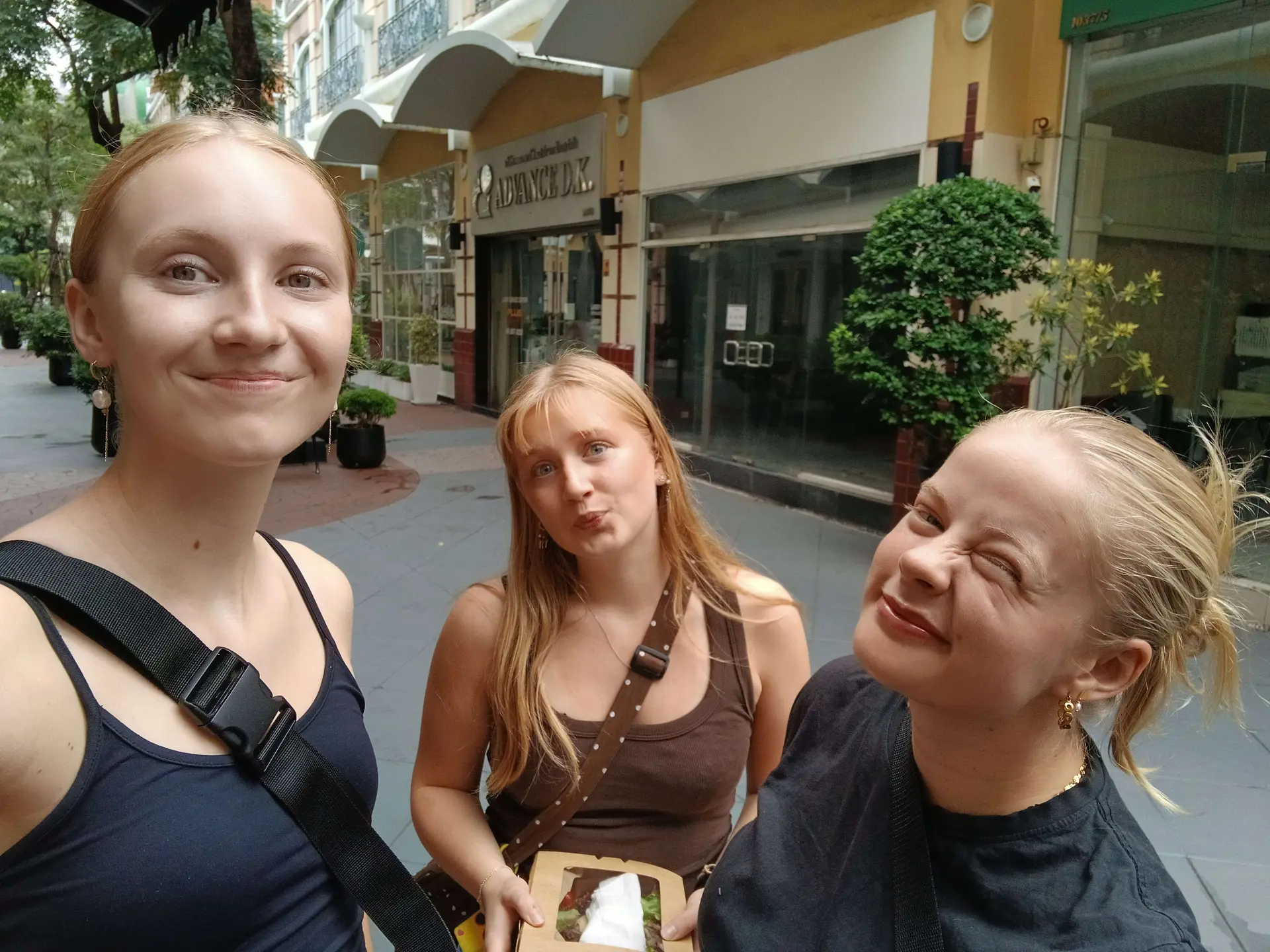 Player photo from Discovering Hidden layers of Bangrak walking tour in Bangkok