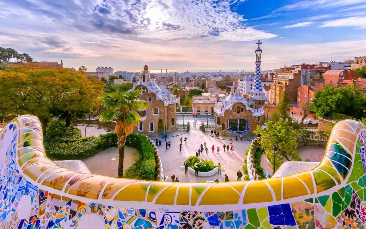 Gaudi's Barcelona: The Artist's Masterpieces cover