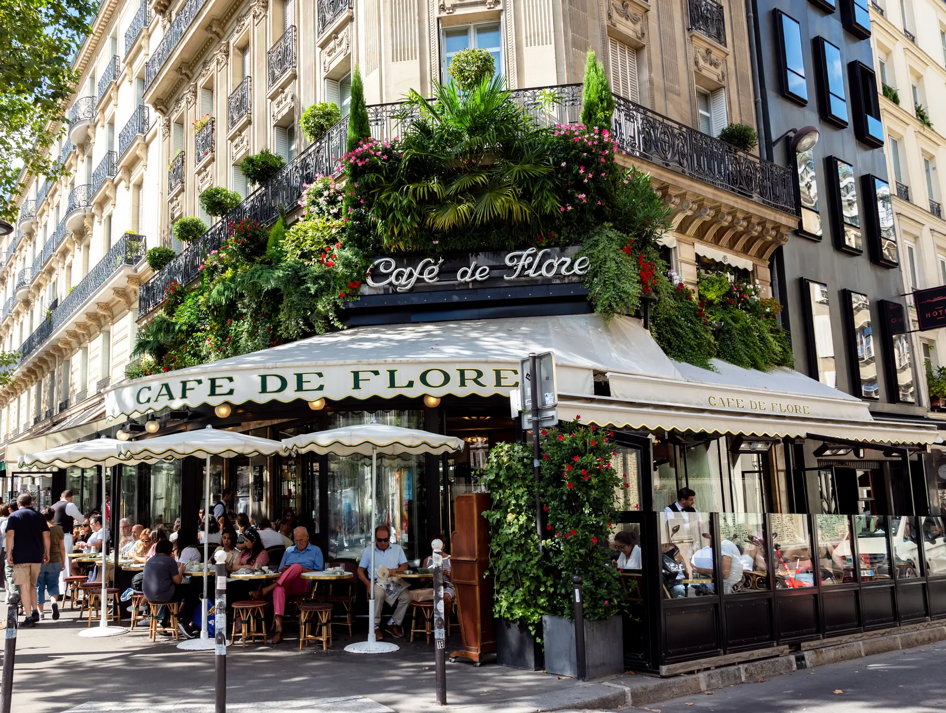 Emily in Paris: The Secret Penpal